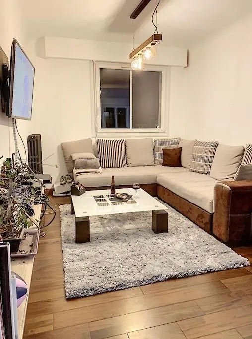 Appartement Type Industriel Centre Ville 瓦讷 0*,